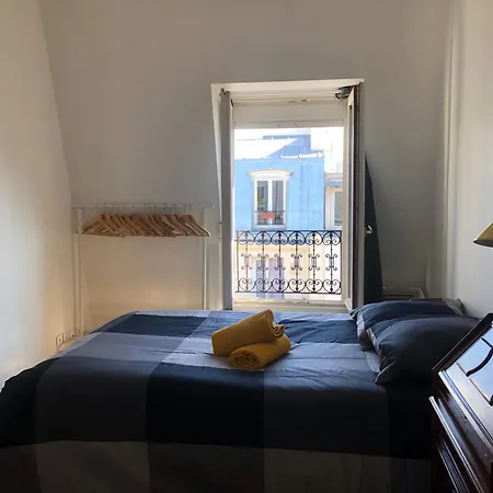 Apartamento 2 Pieces Sous Les Toits 6 Personnes Calme Lumineux Equipe París
